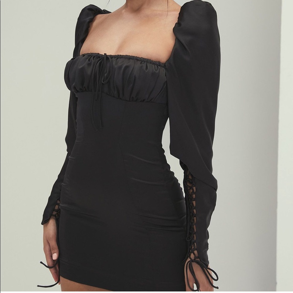 Mistress rocks dress worn once